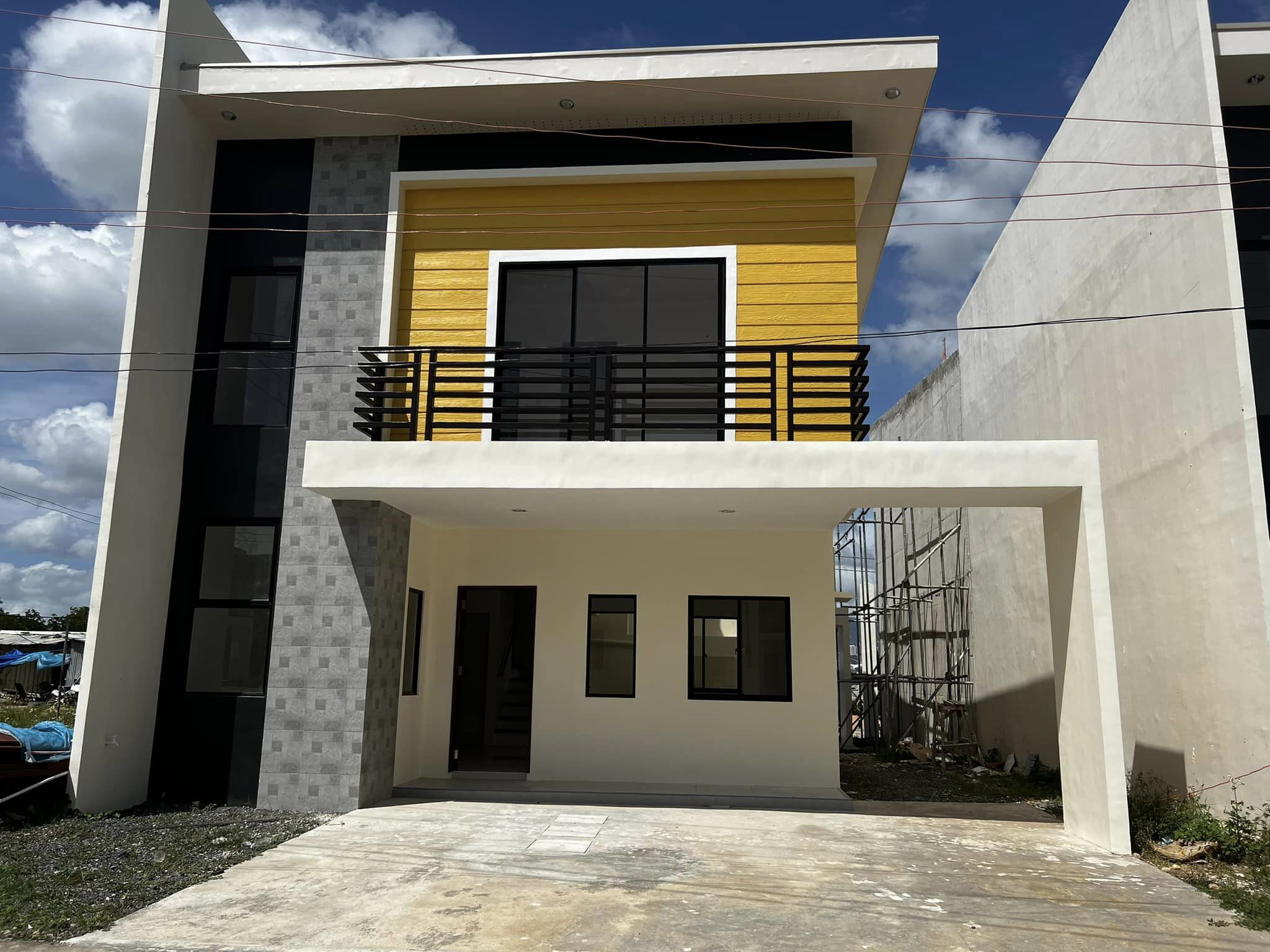 FOR ASSUME House and Lot at Lapulapu City 101 SQM — Cebu Real