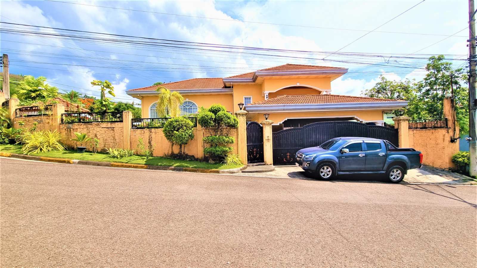 FOR SALE Corner House and Lot at Silver Hills Talamban, Cebu City Cebu Real Estate Brokerage